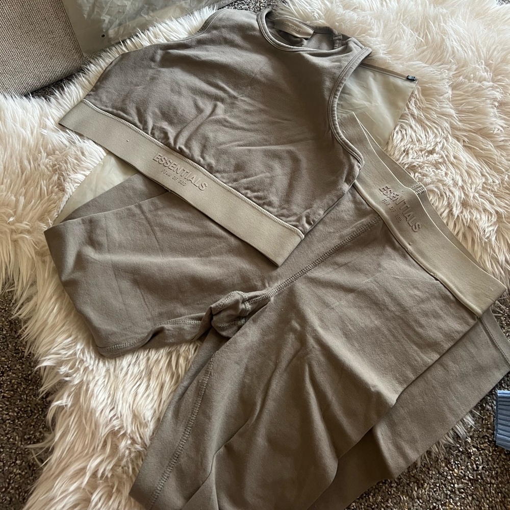 Essentials set